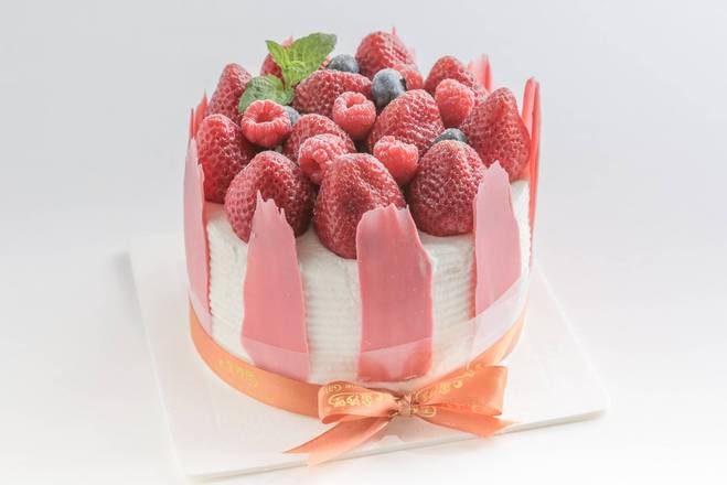 White Chocolate Strawberry Shortcake
