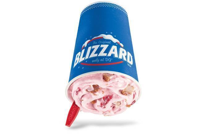 Dessert Blizzard au gâteau au fromage à la fraise / Strawberry Cheesecake Blizzard® Treat