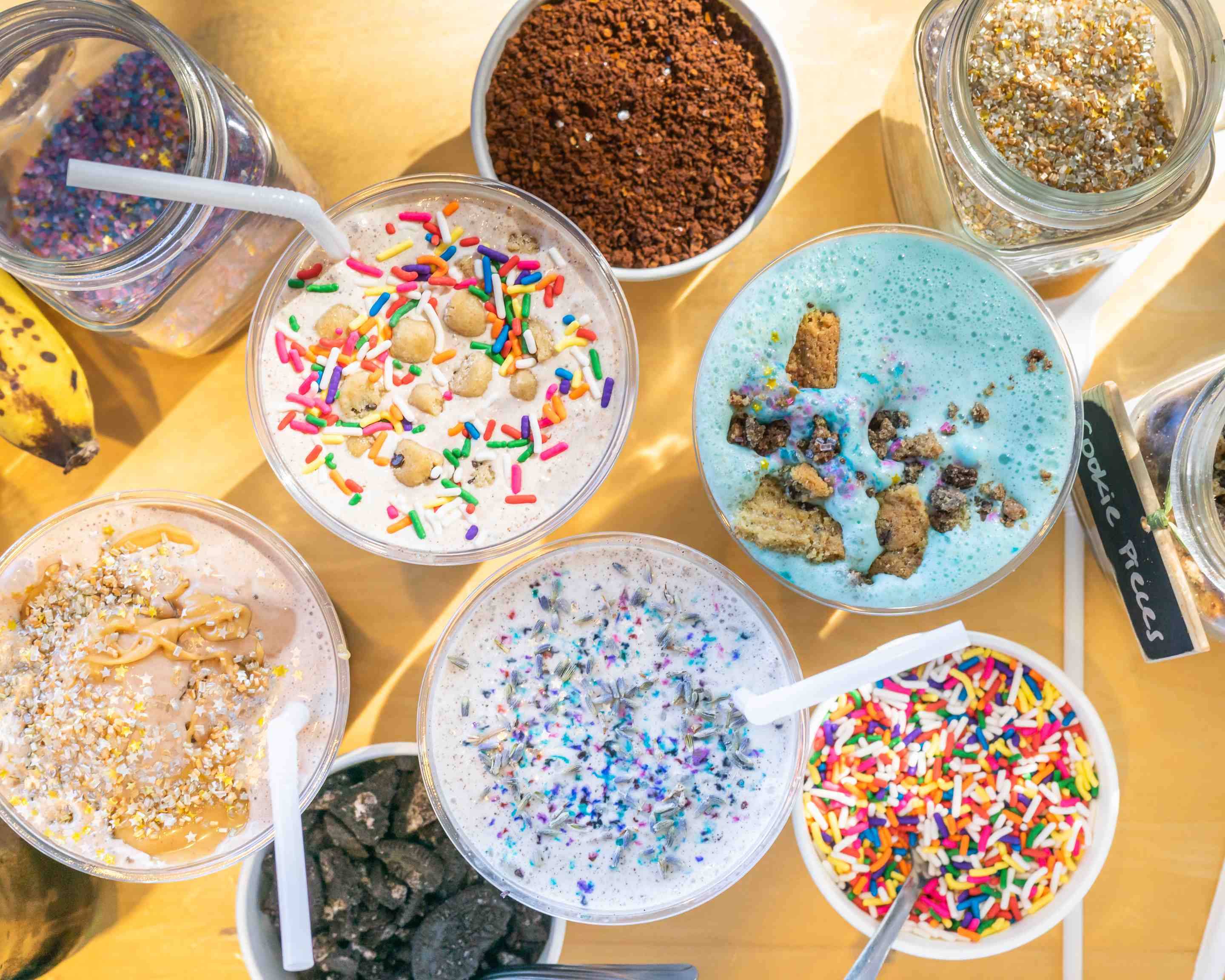 Order Philly Shakes & Cakes Menu Delivery【Menu & Prices】 Philadelphia