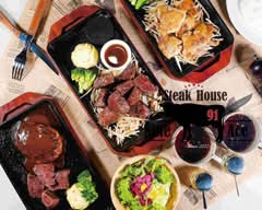 和牛 Steak House91 nine ace ステーキ 唐揚げ弁当 豚丼