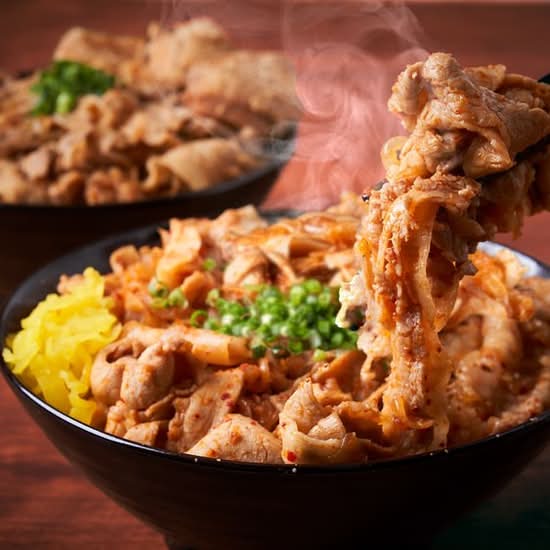 「ガッツ丼」のボリューム感 "GUTZ-DON: The Power-Size Guide"