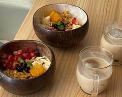 【フルーツ盛りたくさんのアサイーボウル】pure Honey Swamp [Acai bowl with lots of fruit] pure honey swamp