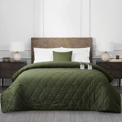Brookstone Heated Diamond Stitch Quilt Blanket, Full/Queen, Olive Green
