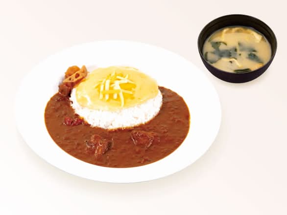 チーズ創業ビーフカレー（味噌汁付）