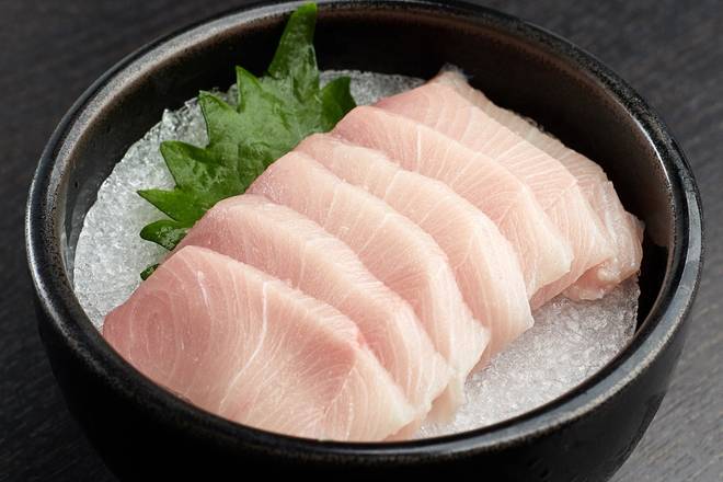 YELLOWTAIL “HAMACHI”* SASHIMI