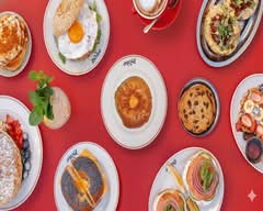 Mazál Bagels & Café, Ópera