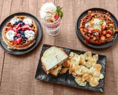 Social Misfits (43 Fulton Street West)