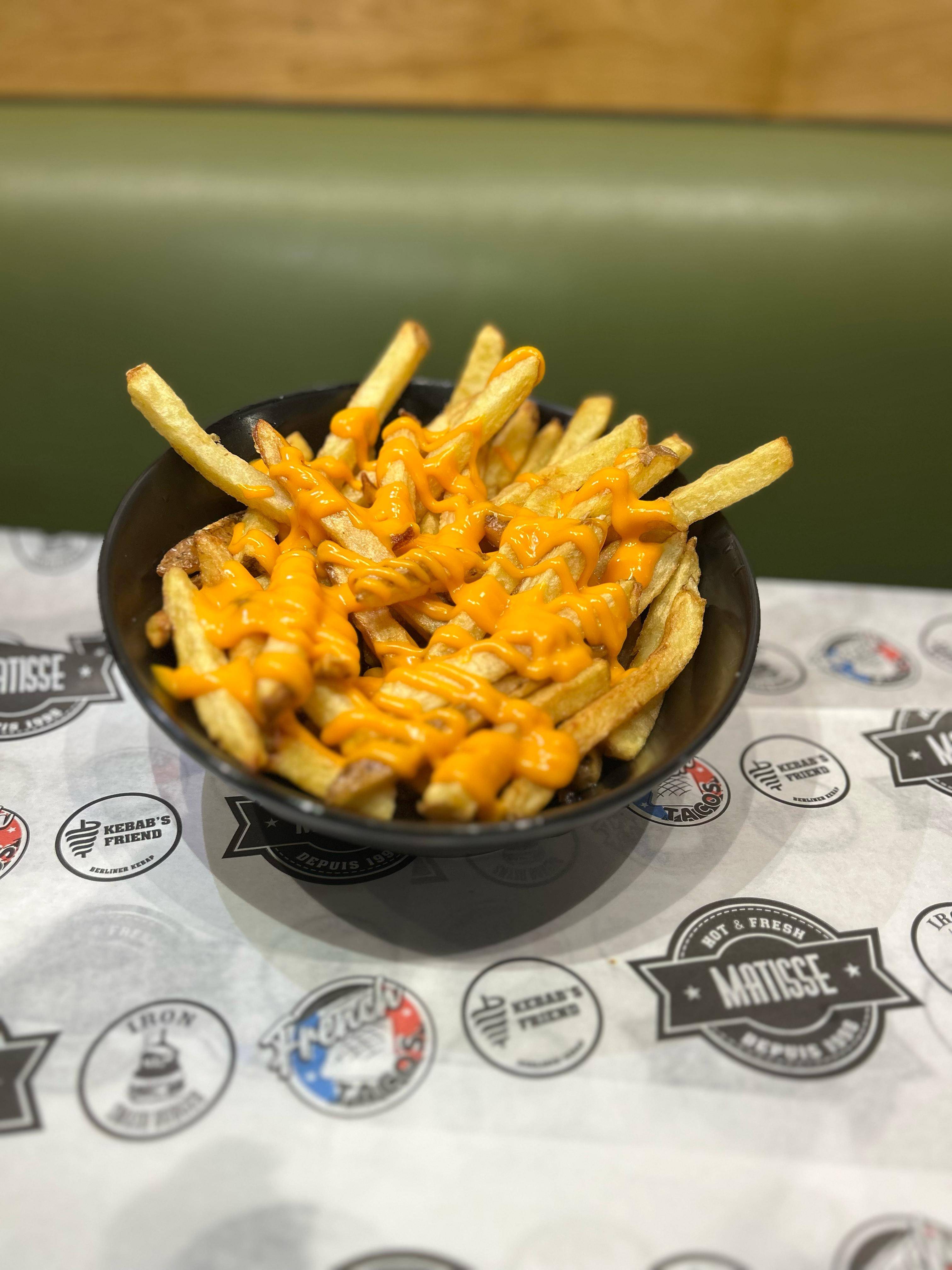 Cheesy fries. ( Frites Fraiche  Cheddar) 🍟 🧀 🍟🧀🍟🧀 🍟