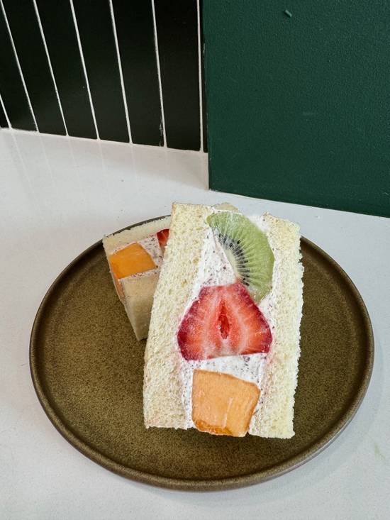 Mixed fruit & Cream