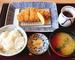 とんかつ豚料理ぽるしぇ 本店