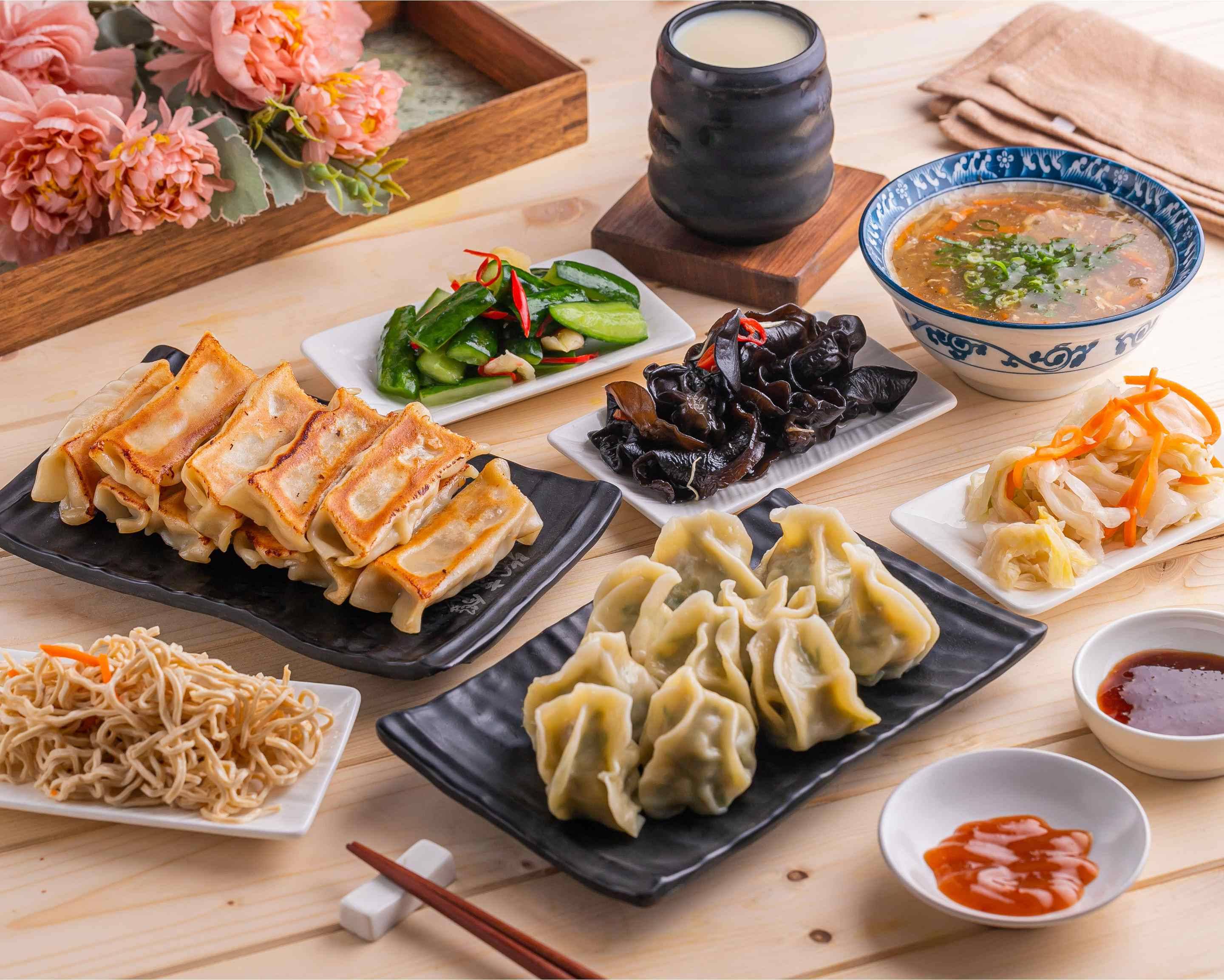 桃園店餃食 鍋貼 水餃 牛肉麵 中山店外送 | 菜單和價目表 | Uber Eats