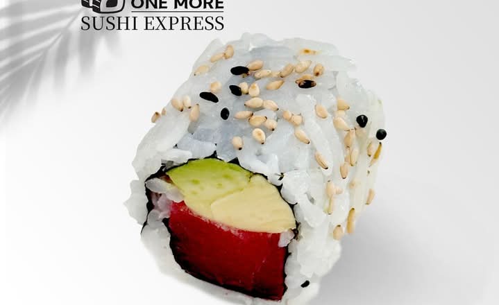 117. Tuna Avocado Maki 8Pcs Raw