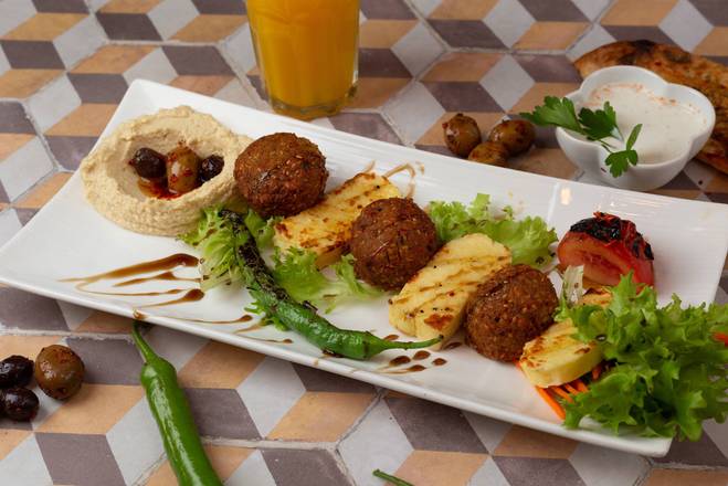Falafel and Halloumi Mixed