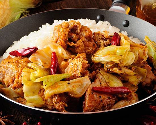悪魔の辛さ 鉄板旨辛チキン レッドデビル！ Red devil 桐ケ谷通り