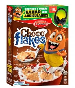 Cereales arroz inflado chocolateado y chips de chocolate recubiertos de galleta Choco Flakes Cuétara 520 g.