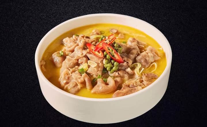 Hot & Sour Beef Soup With Rice 金汤肥牛