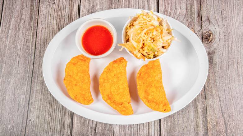 Pastelitos De Carne O Pollo (Orden De 3) / Beef or Chicken Pastelitos (Order of 3)