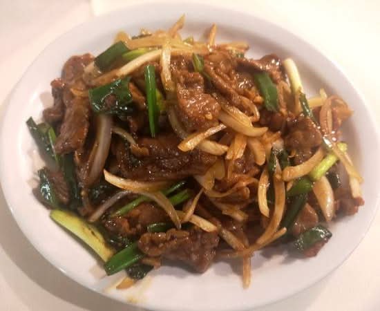 17. Poulet ou bœuf sauté au gingembre avec riz / Stir Fried Chicken or Beef with Ginger with rice/ 泰式姜丝炒鸡(牛)肉