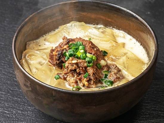 【白】豆乳白湯牛すじ極太春雨 [White] Extra-Thick Vermicelli with Beef Tendon and Soy Milk White Broth