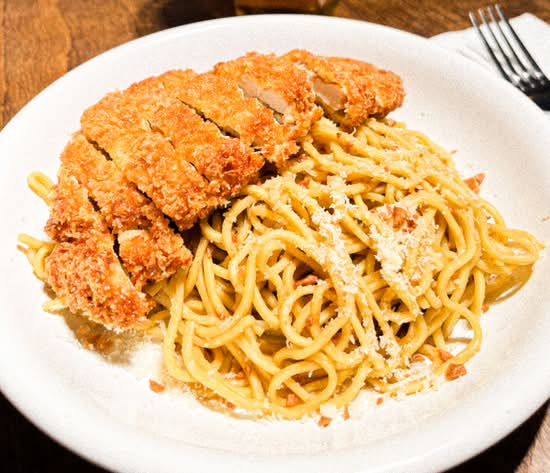 Garlic Noodle with Chicken Katsu
