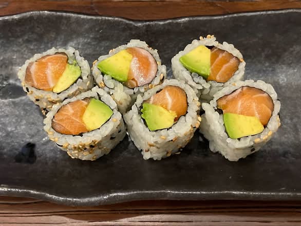 Salmon Avocado (Alaskan) Roll