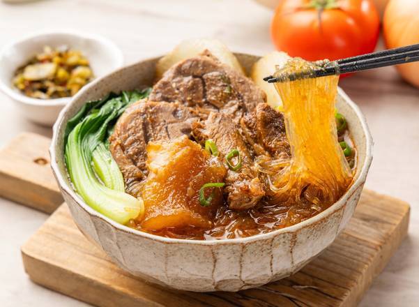 金牌紅燒牛肉冬粉 Braised Beef Cellophane Noodle Soup