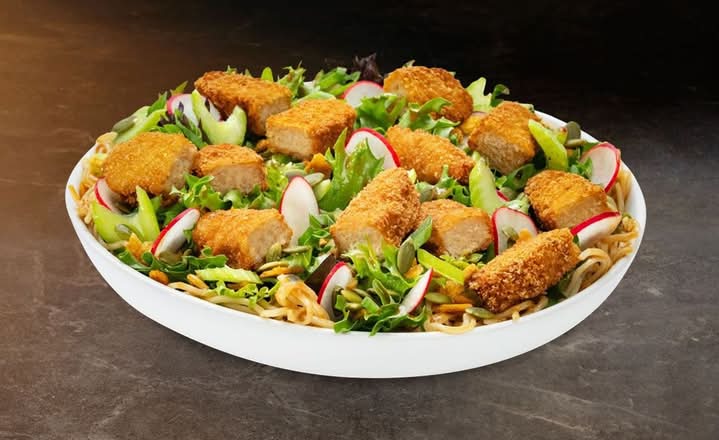 Salade asiatique avec lanières végé croustillantes - Nouveau / Asian Salad with crispy veggie strips - New