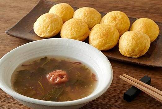 《丸ごと梅のスープ》はっちゃんの明石焼き Hacchan's Akashiyaki (Whole Plum Soup)
