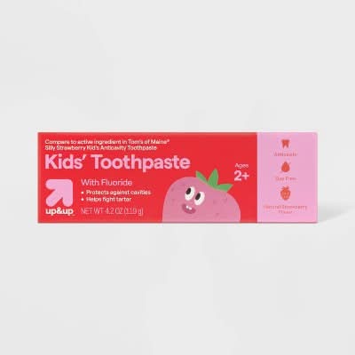 up&up Kids Dye Free Fluoride Toothpaste, Strawberry (4.2 oz)