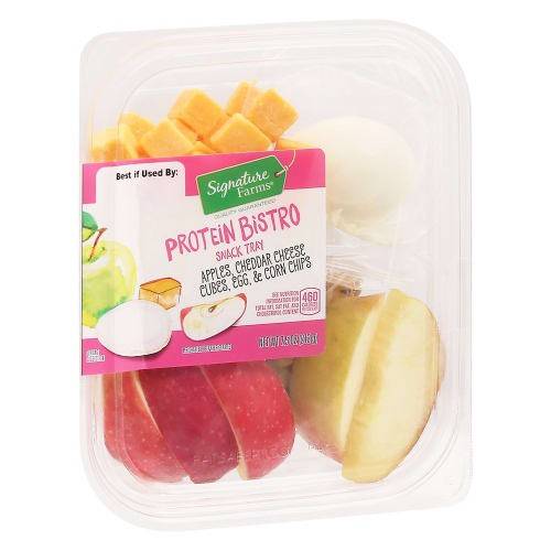Order Signature Farms · Protein Bistro Snack Tray (7.5 oz) food online from Safeway store, Butte on bringmethat.com