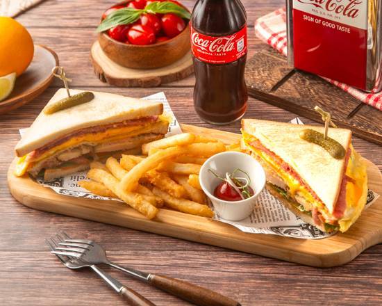 俱樂部三明治佐薯條 Club Sandwich and French Fries