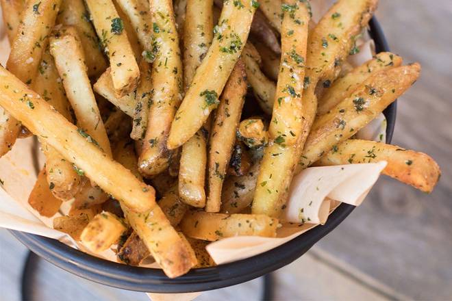 GB LEGENDARY GARLIC FRIES