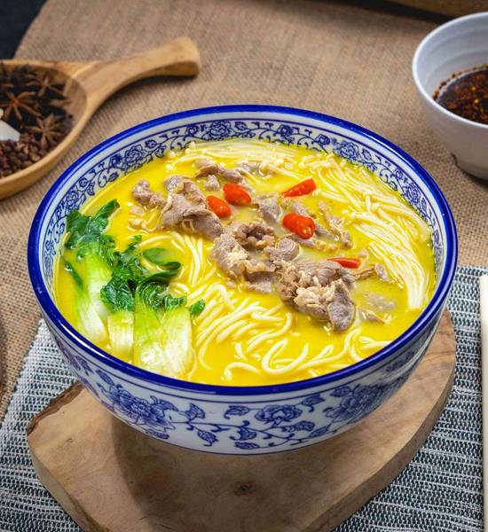 Golden Soup Noodle with Beef