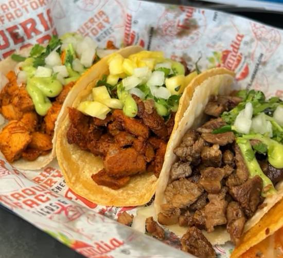 Combo 1 (3 tacos) 4oz Consome