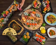 Oscar Sushi ( centro )
