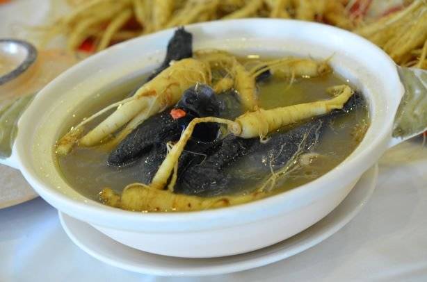 花旗參燉烏雞湯 Ginseng Silkie Chicken Soup