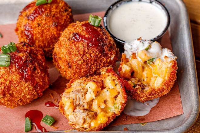 Brisket Mac & Cheese Bombs