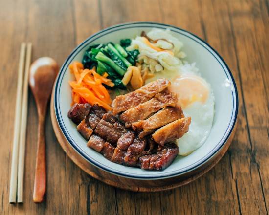 叉燒、烤雞腿雙拼飯 Char siu and Chicken Stack  with Rice, Sunny-side up Egg