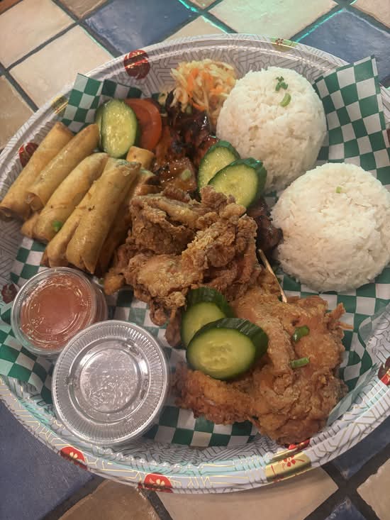 Chez Titas (4230 Boulevard St-Jean, 107)