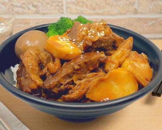 Beef and Potatoes stew on rice 土豆牛腩盖饭