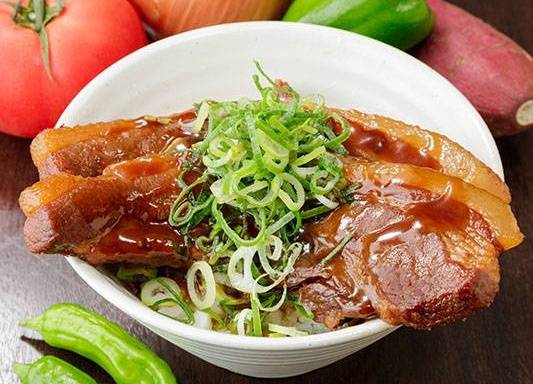 メガ盛り！【名物】おふくろの角煮丼