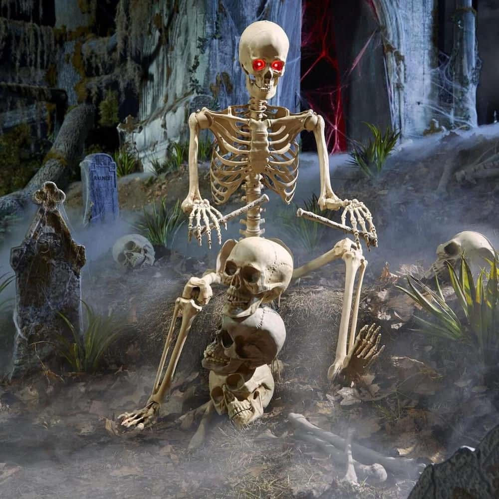 Home Accents Holiday 5 Ft Led Pose-N-Stay Skeleton