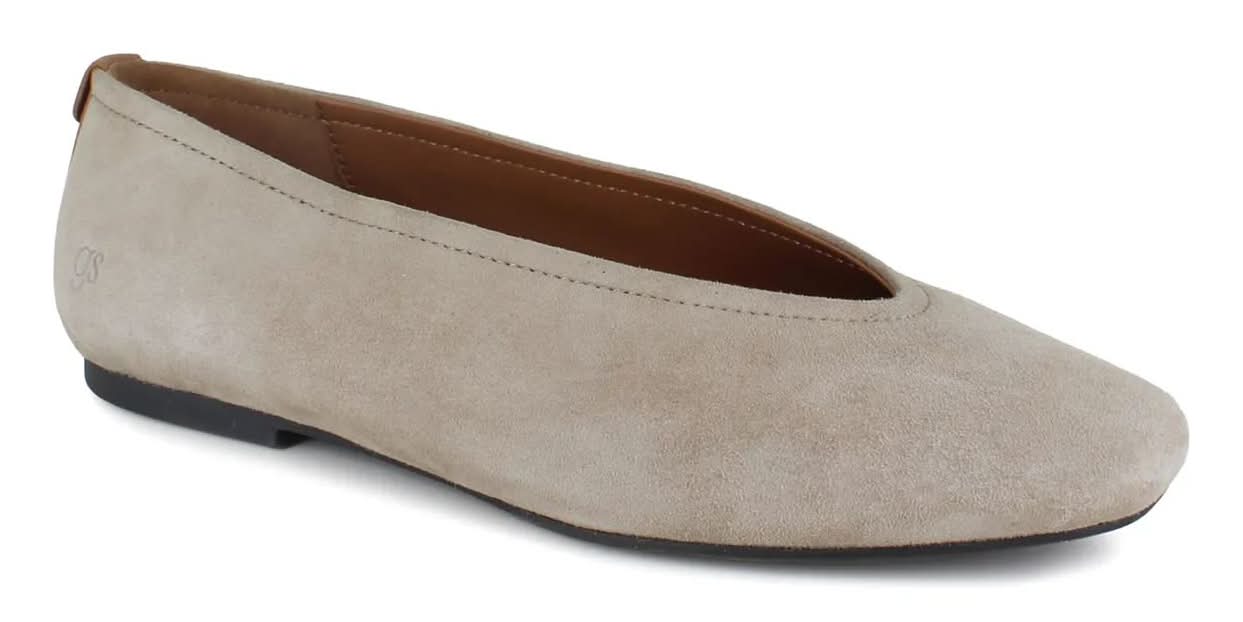 Gentle Souls By Kenneth Cole Vero Flat (Mushroom Suede Medium - 6)