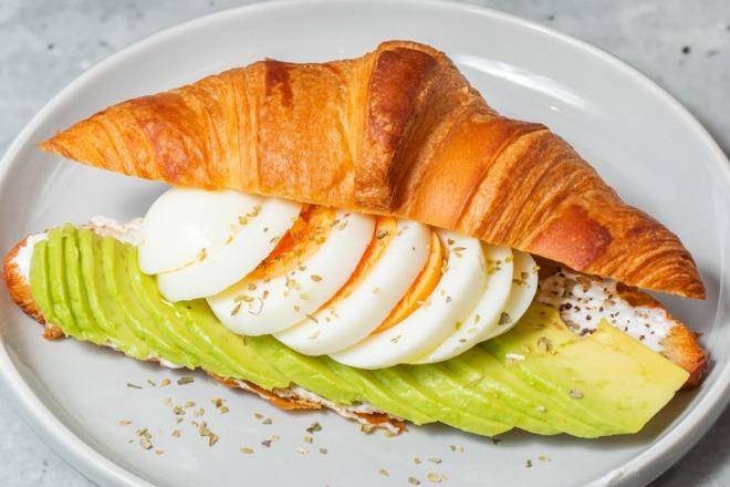 [套餐] 酪梨雞蛋可頌｜Avocado & Egg Croissant Meal