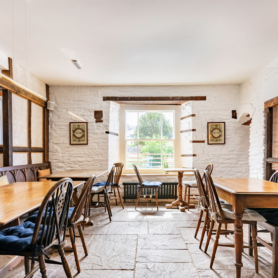 The Red Lion Llangors