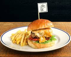 Upit's Burger 衣笠店