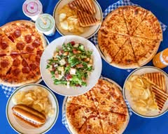 The Paramount Pizza (24 Court St S)