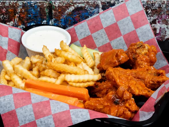 Jumbo Wings & Fries