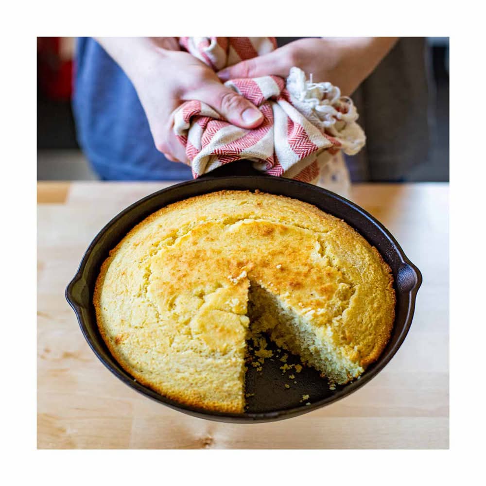 Lodge Round Cast Iron Skillet, 9 In