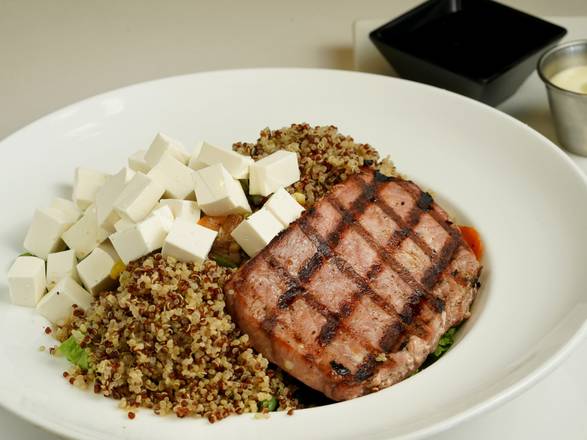 Ultimate Tuna Steak Salad